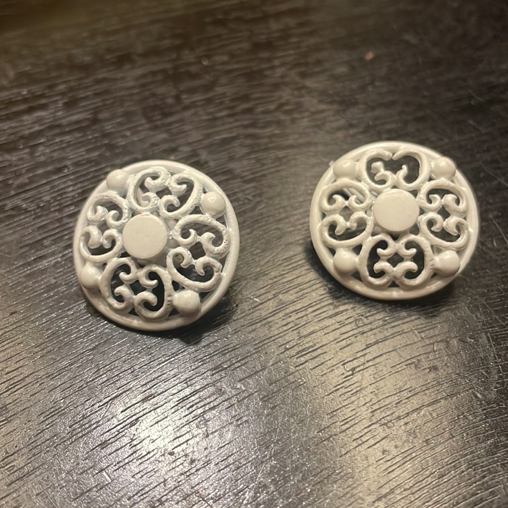 Vintage White Enamel Filigree Clip on Earrings
